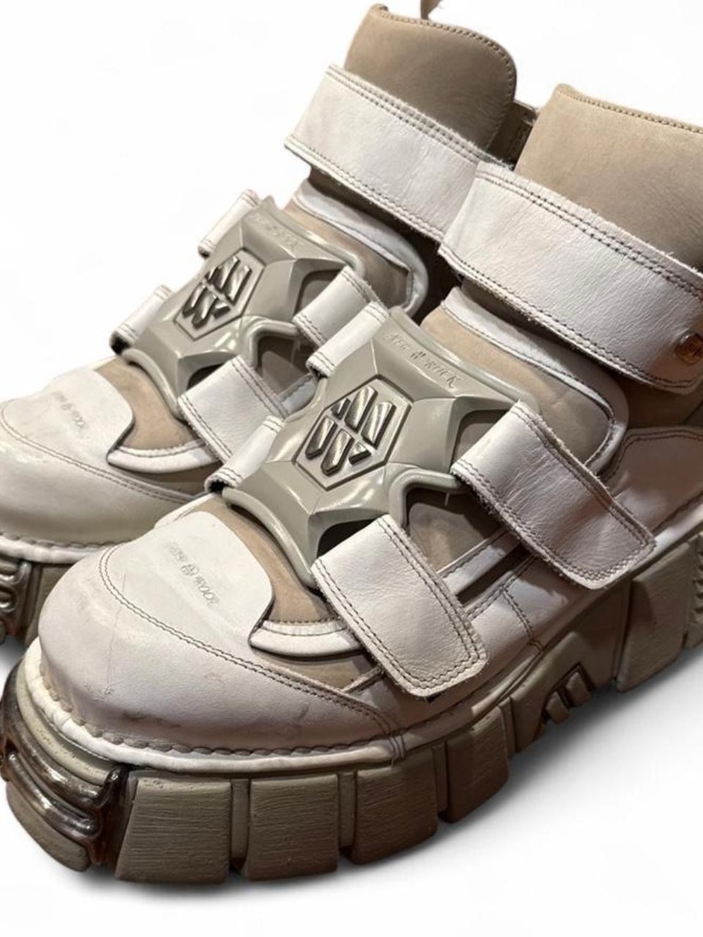 New Rock Platform Metallic Buckle Strap High Top Boots